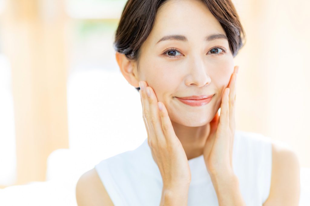 50代からはじめる清潔感ナチュラルメイク｜老け見えを防ぐ方法とは？