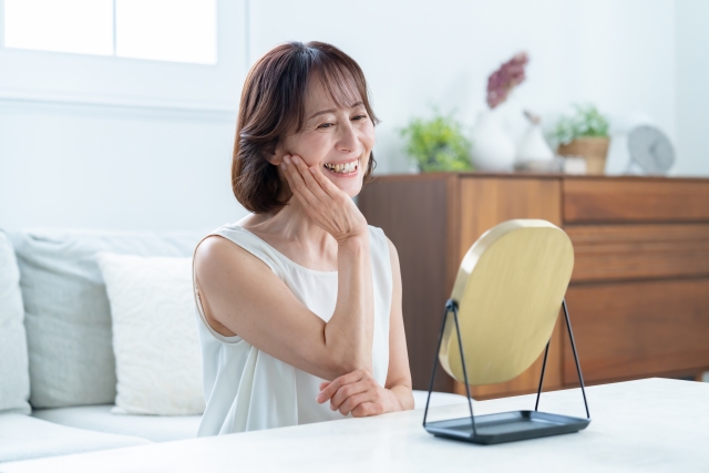 50代からはじめる清潔感ナチュラルメイク｜老け見えを防ぐ方法とは？