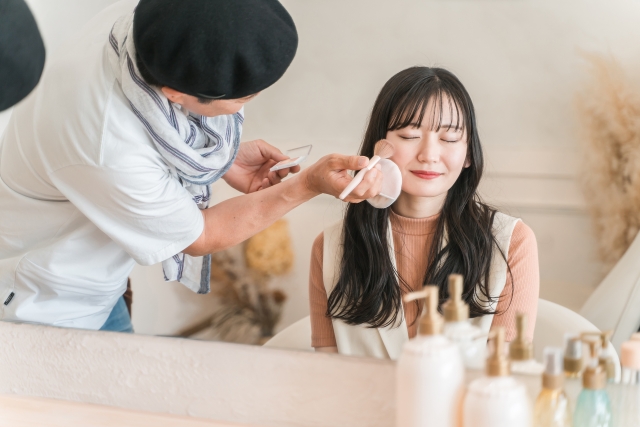 50代からはじめる清潔感ナチュラルメイク｜老け見えを防ぐ方法とは？