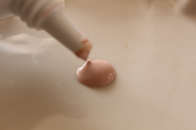 50代に化粧下地は必要？老け見え・乾燥の原因とマイナス10歳肌を叶える選び方